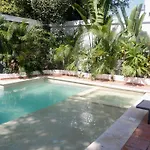 Habitación con piscina y jacuzzi en casa de lujo - 3