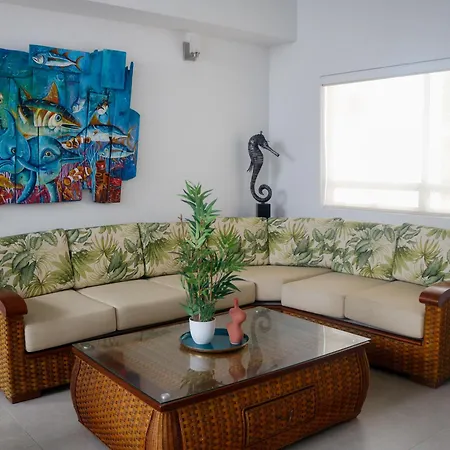 Con Piscina Y Jacuzzi En Casa De Lujo - 3 *